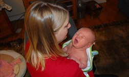 Bebeğinizin Ağlamasını Durdurmanın 10 Basit Yolu